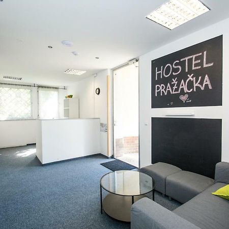 Hostel Prazacka Прага Екстер'єр фото