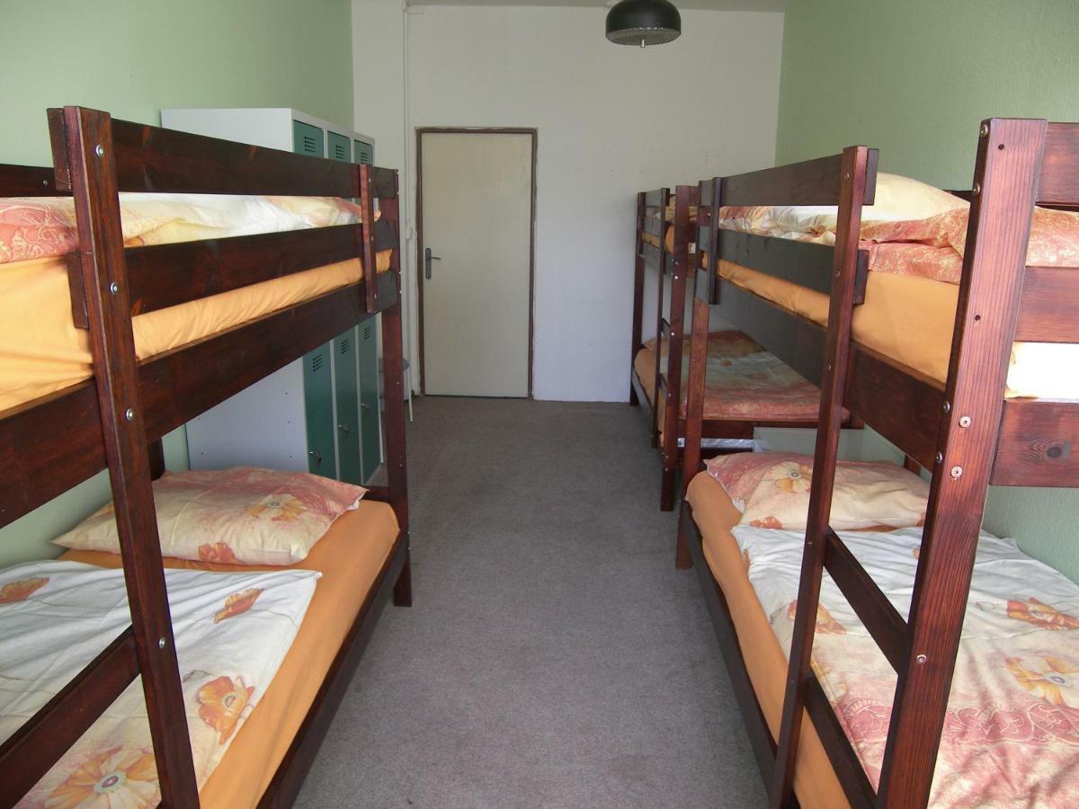 Hostel Prazacka Прага Екстер'єр фото