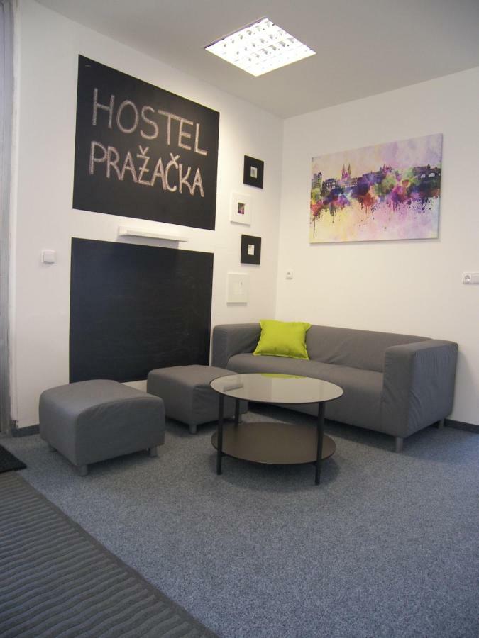 Hostel Prazacka Прага Екстер'єр фото