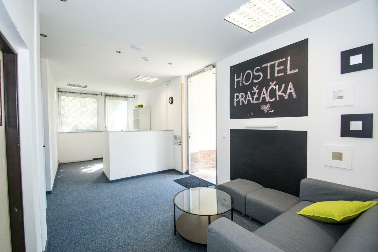 Hostel Prazacka Прага Екстер'єр фото