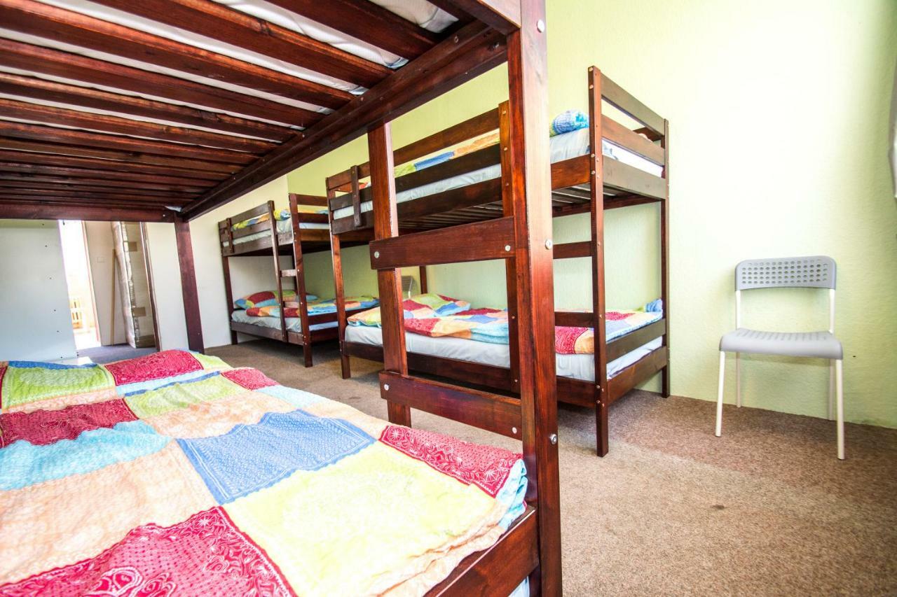 Hostel Prazacka Прага Екстер'єр фото